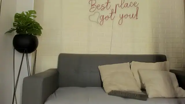 Snapshot of karina_gomez_18 chatting on February 15, 2026, 11:41 am karina gomez 18 online show from February 15, 2026, 11:41 am