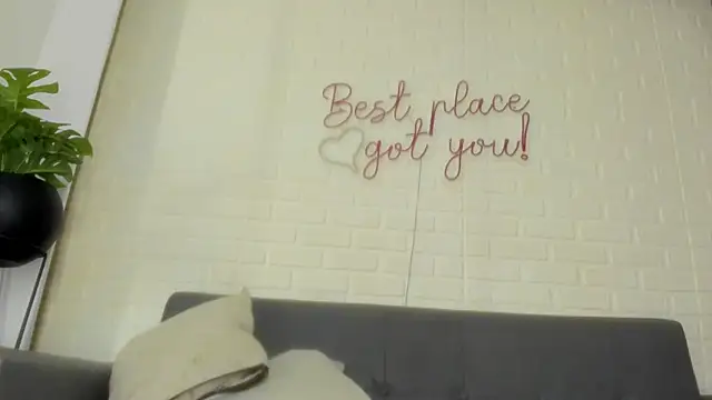 Snapshot of karina_gomez_18 chatting on February 19, 2026, 11:39 am karina gomez 18 online show from February 19, 2026, 11:39 am