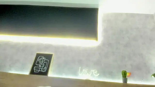 Snapshot of karina_gomez_18 chatting on February 20, 2026, 11:43 am karina gomez 18 online show from February 20, 2026, 11:43 am