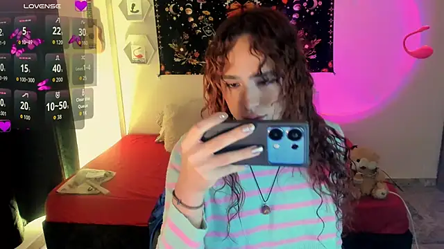 Snapshot of sophieMarshall01 chatting on September 16, 2025, 9:38 pm sophieMarshall01 online show from September 16, 2025, 9:38 pm