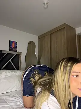 Snapshot of Issabela_G1 chatting on February 11, 2026, 2:05 am Issabela G1 online show from February 11, 2026, 2:05 am