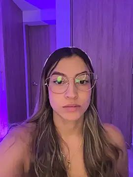 Snapshot of Issabela_G1 chatting on February 19, 2026, 2:07 am Issabela G1 online show from February 19, 2026, 2:07 am