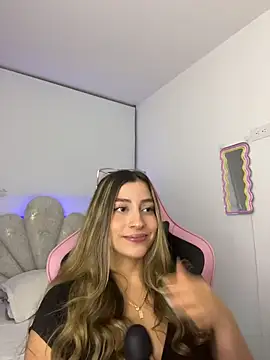 Snapshot of Issabela_G1 chatting on February 23, 2026, 11:35 pm Issabela G1 online show from February 23, 2026, 11:35 pm