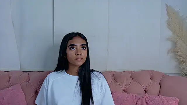 julieta aguilar1 online show from January 18, 2026, 7:06 pm