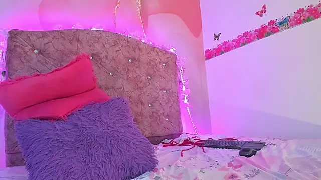 Bella  sweet online show from January 3, 2025, 9:57 pm