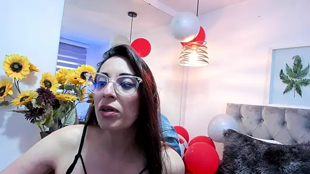 Snapshot of Nami_sunny chatting on September 21, 2025, 7:48 pm Nami sunny online show from September 21, 2025, 7:48 pm