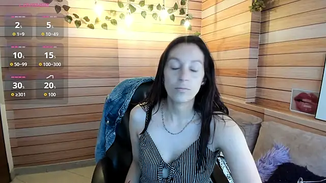 Snapshot of Nami_sunny chatting on October 15, 2025, 5:02 pm Nami sunny online show from October 15, 2025, 5:02 pm