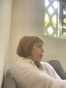 spacegirlll online show from September 27, 2025, 4:34 pm