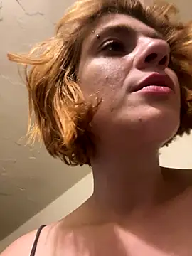 Snapshot of spacegirlll chatting on December 22, 2025, 8:11 am spacegirlll online show from December 22, 2025, 8:11 am