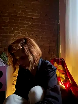 Snapshot of spacegirlll chatting on January 5, 2026, 9:40 pm spacegirlll online show from January 5, 2026, 9:40 pm