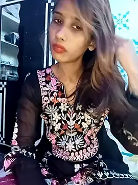 Snapshot of zoya_khan25 chatting on March 16, 2025, 7:15 am zoya khan25 online show from March 16, 2025, 7:15 am