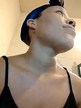 Snapshot of TickleMeKink chatting on January 7, 2025, 11:56 pm TickleMeKink online show from January 7, 2025, 11:56 pm