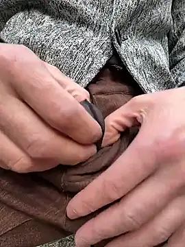 Snapshot of Hideen-real-face chatting on February 23, 2026, 4:54 am Hideen-real-face online show from February 23, 2026, 4:54 am