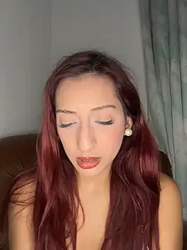 julialupato1606 online show from February 3, 2026, 11:43 pm