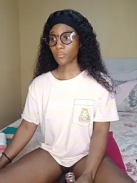 Snapshot of Lucy_Blacksilk chatting on June 6, 2026, 10:09 am Lucy Blacksilk online show from June 6, 2026, 10:09 am