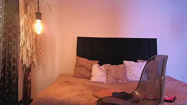 Snapshot of ChloeTurner_ chatting on September 23, 2025, 8:12 pm ChloeTurner online show from September 23, 2025, 8:12 pm