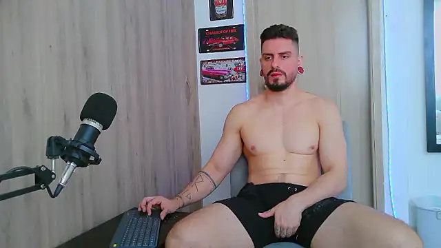 Snapshot of Aaron_kwok28 chatting on January 13, 2026, 6:57 pm Aaron kwok28 online show from January 13, 2026, 6:57 pm