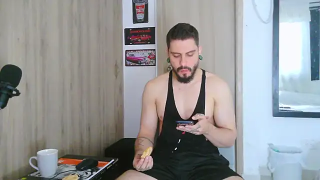 Snapshot of Aaron_kwok28 chatting on February 23, 2026, 10:07 pm Aaron kwok28 online show from February 23, 2026, 10:07 pm