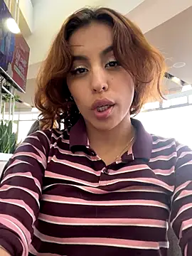 Snapshot of Katee_Jones chatting on December 4, 2025, 9:45 pm Katee Jones online show from December 4, 2025, 9:45 pm