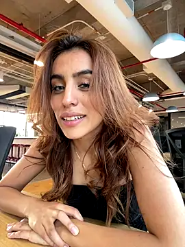 Snapshot of Katee_Jones chatting on December 20, 2025, 9:33 pm Katee Jones online show from December 20, 2025, 9:33 pm