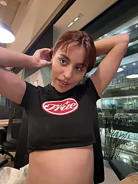 Snapshot of Katee_Jones chatting on January 9, 2026, 1:19 am Katee Jones online show from January 9, 2026, 1:19 am