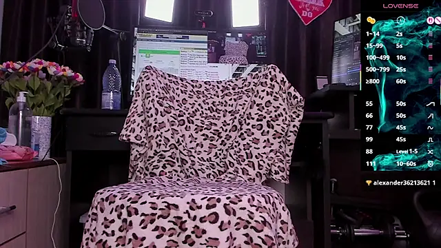 Raissa sky26 online show from October 27, 2025, 3:43 am