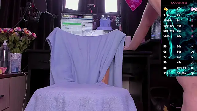 Raissa sky26 online show from April 15, 2026, 2:40 am