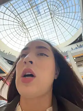 Snapshot of Holly_Play chatting on October 21, 2025, 9:10 am Holly Play online show from October 21, 2025, 9:10 am