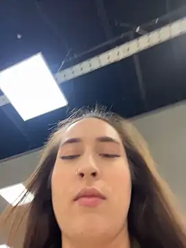 Snapshot of Holly_Play chatting on October 27, 2025, 9:13 am Holly Play online show from October 27, 2025, 9:13 am