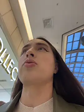 Snapshot of Holly_Play chatting on November 3, 2025, 1:12 pm Holly Play online show from November 3, 2025, 1:12 pm