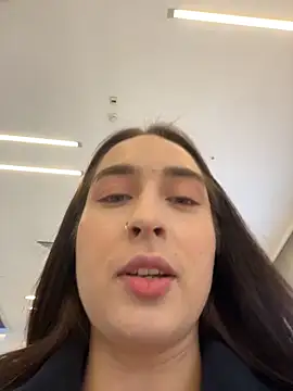 Snapshot of Holly_Play chatting on November 15, 2025, 12:13 pm Holly Play online show from November 15, 2025, 12:13 pm