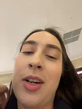 Snapshot of Holly_Play chatting on November 23, 2025, 12:05 pm Holly Play online show from November 23, 2025, 12:05 pm