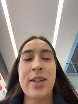 Snapshot of Holly_Play chatting on November 26, 2025, 12:06 pm Holly Play online show from November 26, 2025, 12:06 pm