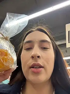 Snapshot of Holly_Play chatting on November 30, 2025, 7:12 am Holly Play online show from November 30, 2025, 7:12 am