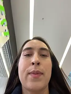 Snapshot of Holly_Play chatting on December 5, 2025, 12:03 pm Holly Play online show from December 5, 2025, 12:03 pm