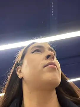 Snapshot of Holly_Play chatting on January 7, 2026, 12:29 pm Holly Play online show from January 7, 2026, 12:29 pm