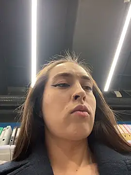 Snapshot of Holly_Play chatting on January 11, 2026, 12:10 pm Holly Play online show from January 11, 2026, 12:10 pm