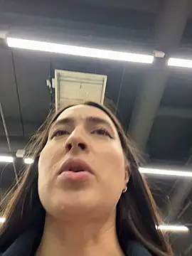 Snapshot of Holly_Play chatting on January 17, 2026, 12:21 pm Holly Play online show from January 17, 2026, 12:21 pm