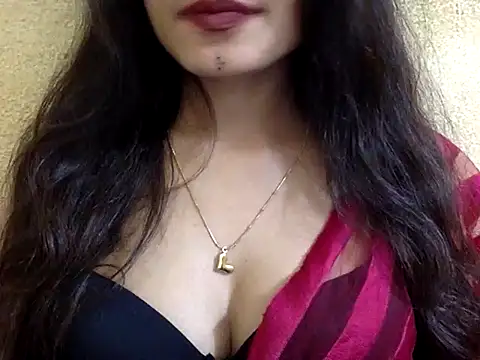 krati74 online show from February 4, 2025, 9:20 pm