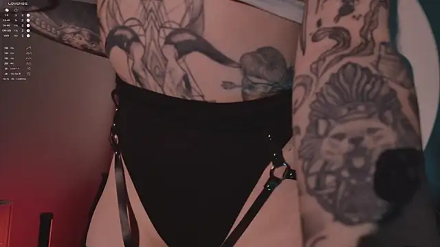 MichaellaMoon online show from December 4, 2025, 3:43 pm