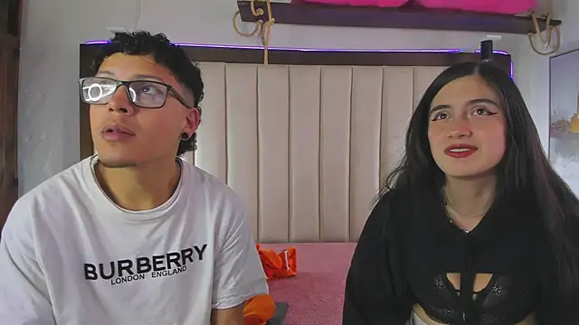 Snapshot of Bonny_Bonss chatting on October 24, 2025, 7:43 pm Bonny Bonss online show from October 24, 2025, 7:43 pm