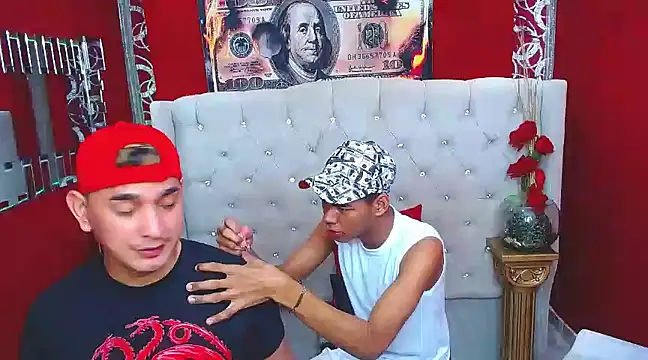 Snapshot of BOYSPEIN chatting on December 5, 2024, 5:15 am BOYSPEIN online show from December 5, 2024, 5:15 am