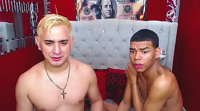 Snapshot of BOYSPEIN chatting on December 10, 2024, 11:51 pm BOYSPEIN online show from December 10, 2024, 11:51 pm