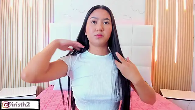 Iris Thompson  online show from October 17, 2025, 3:42 am