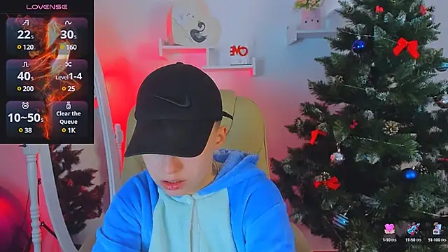 Snapshot of Dolly__Queen_ chatting on December 12, 2024, 8:21 pm Dolly Queen online show from December 12, 2024, 8:21 pm