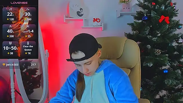 Snapshot of Dolly__Queen_ chatting on December 12, 2024, 11:25 pm Dolly Queen online show from December 12, 2024, 11:25 pm