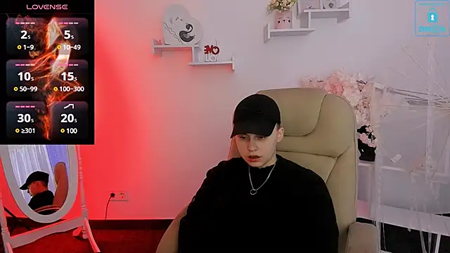 Snapshot of Dolly__Queen_ chatting on February 7, 2025, 8:53 pm Dolly Queen online show from February 7, 2025, 8:53 pm