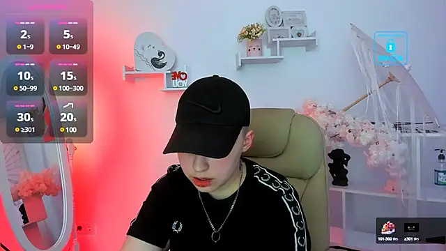 Snapshot of Dolly__Queen_ chatting on February 24, 2025, 8:47 pm Dolly Queen online show from February 24, 2025, 8:47 pm