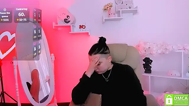 Snapshot of Dolly__Queen_ chatting on March 16, 2025, 12:12 am Dolly Queen online show from March 16, 2025, 12:12 am