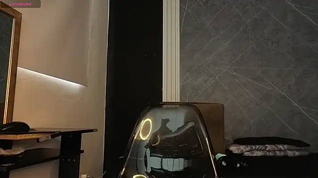 Snapshot of YummyDuooo chatting on November 14, 2025, 5:11 pm YummyDuooo online show from November 14, 2025, 5:11 pm